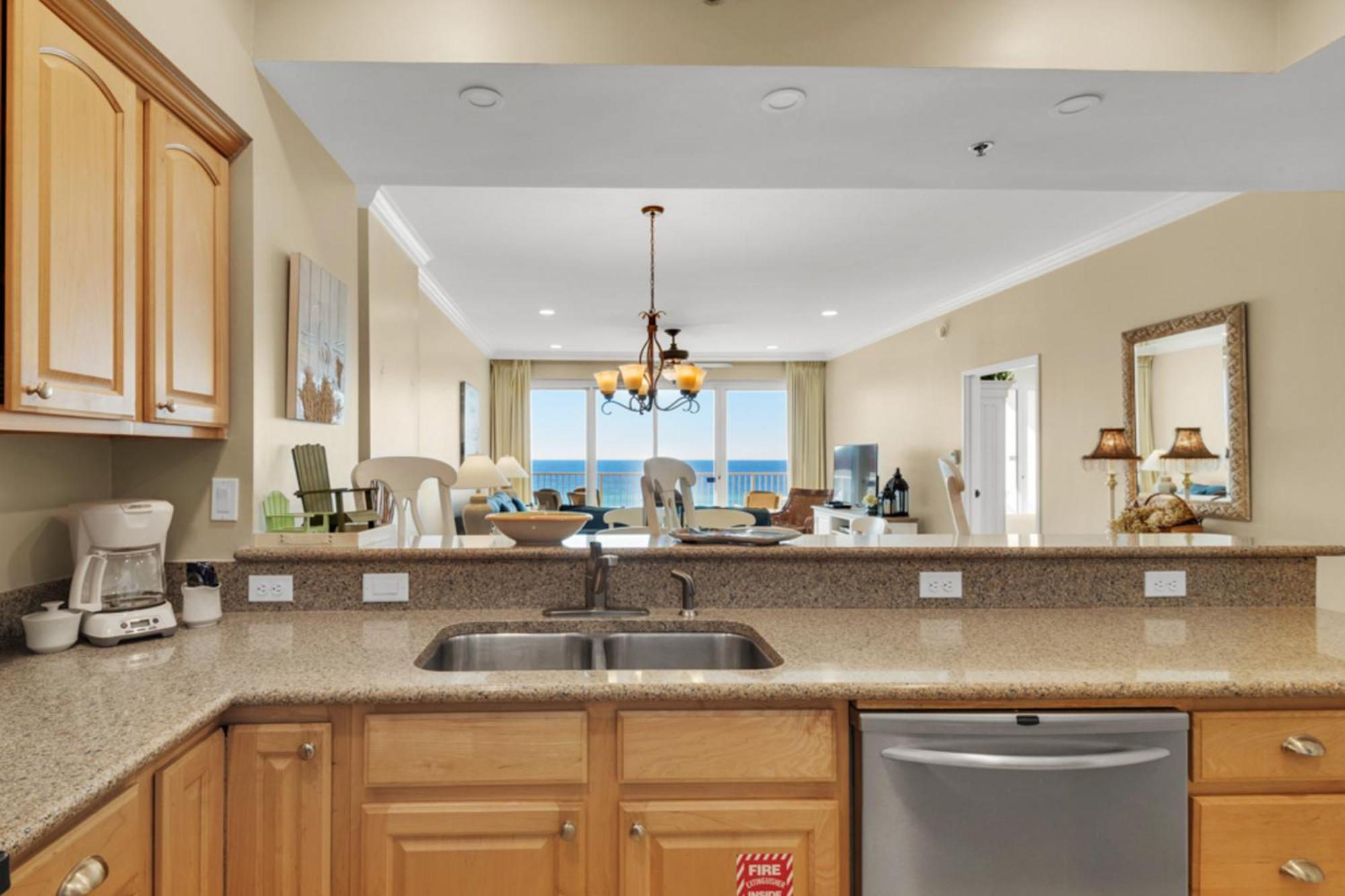 Tops'L Tides Destin Room photo