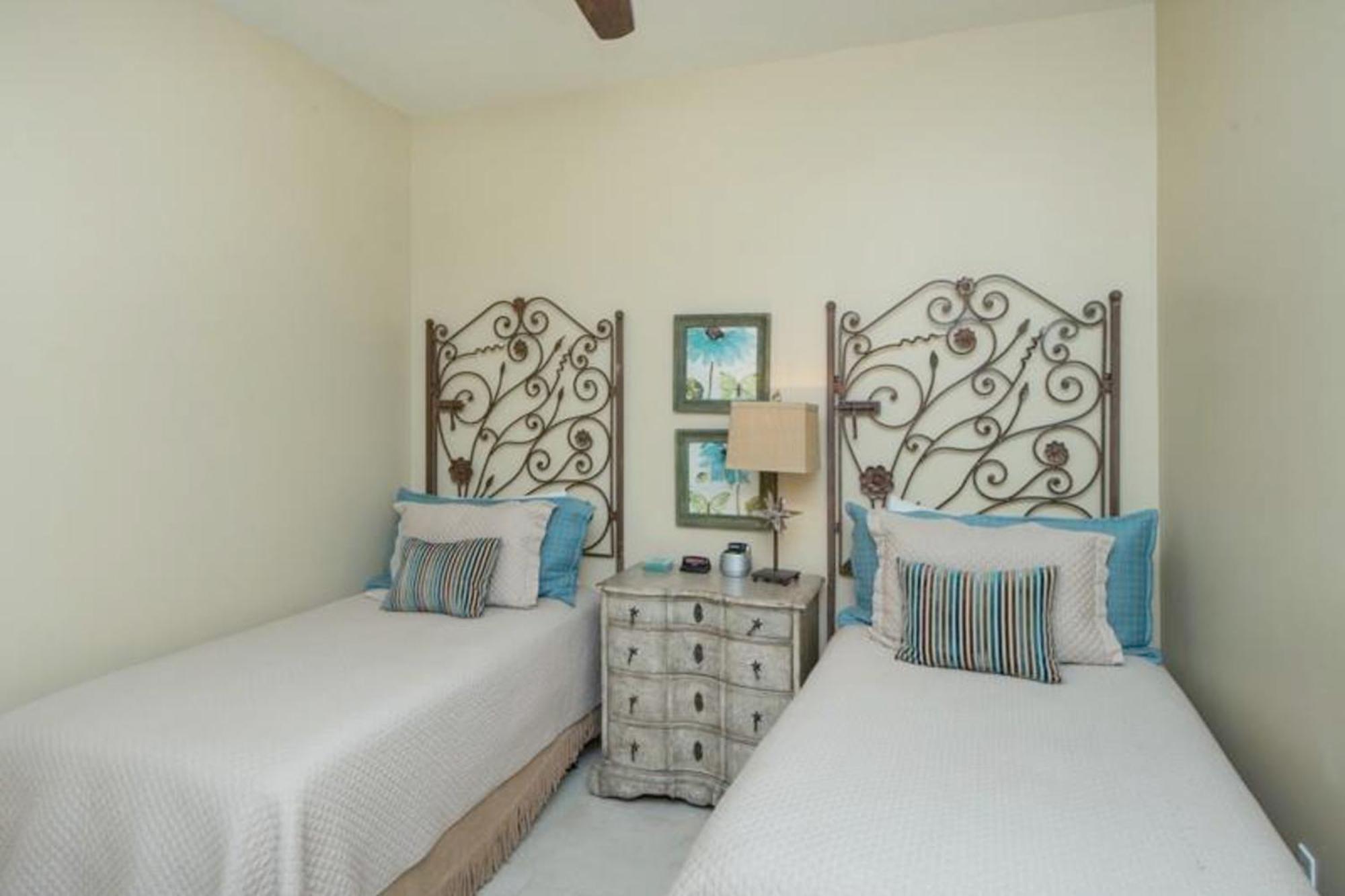 Tops'L Tides Destin Room photo